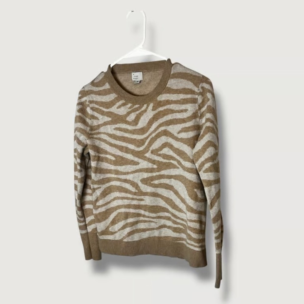 A New Day Tan Cream Animal Print Crewneck Sweater Size Small